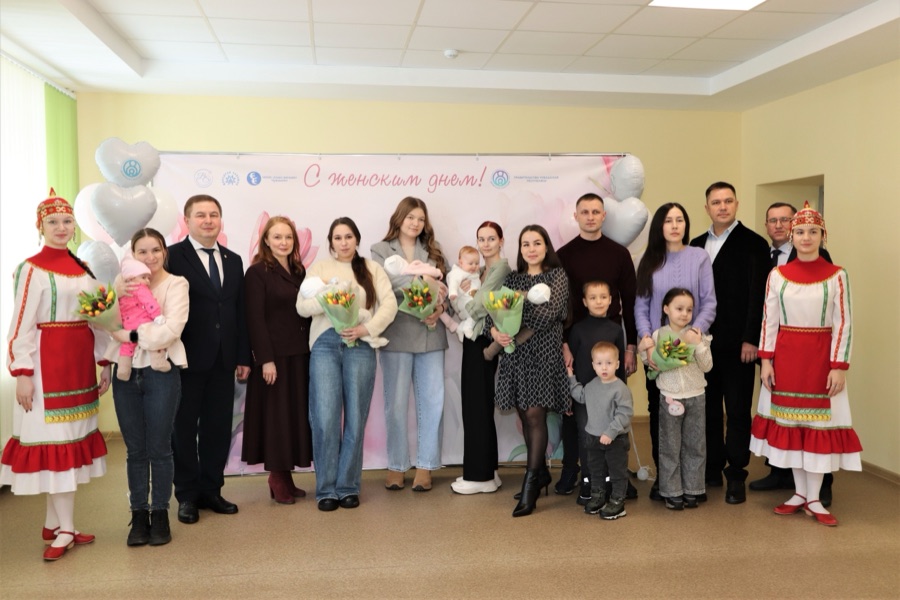Накануне Международного женского дня — поздравление мам