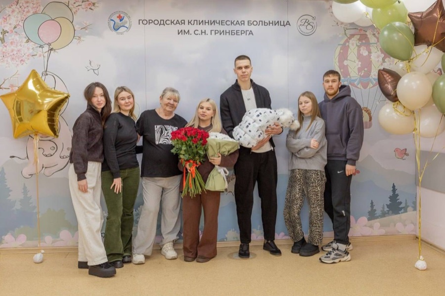 В День защитника Отечества семьи героев получают тепло и заботу в самый важный день