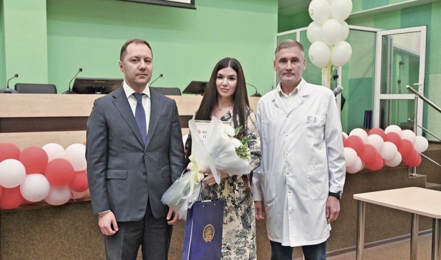 В Уфе поздравили жён участников СВО, ставших мамами